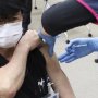 ワクチン“垂直刺し” なぜ日本は半世紀以上避けてきたのか