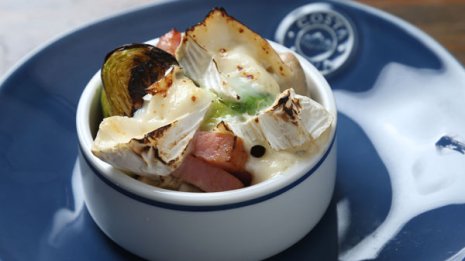 【芽キャベツとベーコン、牡蠣のロースト】お弁当の定番おかずがツマミに