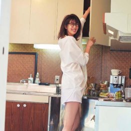 栗原恵 グラビア初挑戦で魅せた187センチの“美脚セクシー”