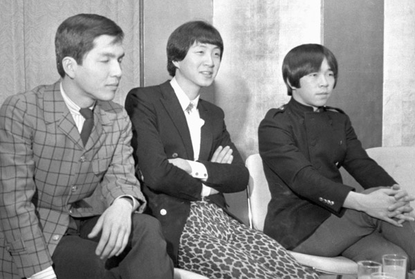 （左から）北山修氏、加藤和彦さん、はしだのりひこさん（Ｃ）共同通信社