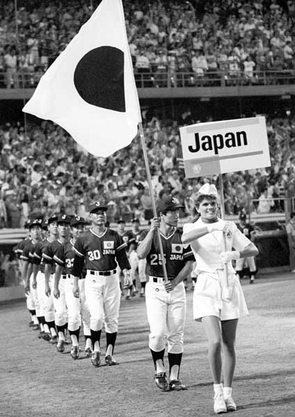 1984年ロス五輪、野球の開会式で入場行進する日本チーム（Ｃ）共同通信社