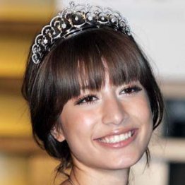 マリエ覚悟の“枕営業”告発…旧態依然の芸能界に風穴なるか