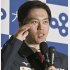 まん延防止等重点措置は失敗（昨20日、緊急宣言要請決定会見をした大阪の吉村洋文府知事）／（Ｃ）共同通信社