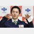テレビに出ては自己正当化論（大阪の吉村洋文府知事）／（Ｃ）共同通信社