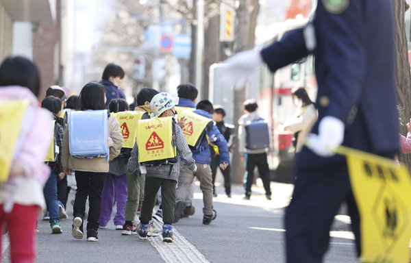 12歳未満のコロナワクチンはない。子どもたちをどう守るのか（Ｃ）共同通信社