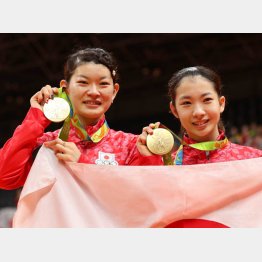 2016年リオ五輪バドミントン女子ダブルスで優勝した高橋礼華（左）と松友美佐紀組（Ｃ）日刊ゲンダイ
