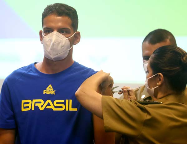 東京五輪に向けてアスリート選手やスタッフたちのワクチン接種が始まったブラジル（Ｃ）ロイター