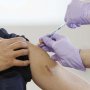ワクチン1000万回突破でも見逃せない「接種後死亡」の衝撃