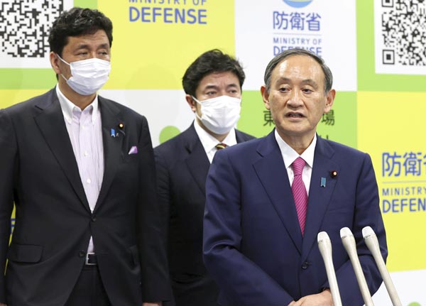 菅首相は初日に大規模接種センター会場を視察（代表撮影）
