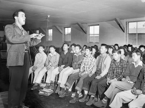 日系アメリカ人を収容したカリフォルニア州のマンザナー強制収容所＝1943年（Ｃ）JT Vintage／Glasshouse via ZUMA Wire／共同通信イメージズ