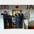 予定より1時間半以上の遅れで英国へ出発した菅首相夫妻（Ｃ）日刊ゲンダイ
