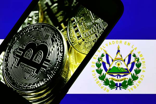 中米エルサルバドルはビットコインを法定通貨に（Ｃ）ゲッティ＝共同