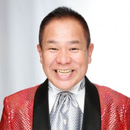 ぶっちゃあさんは豚足と間違えて自分の手をかじった