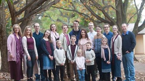 豪州最多の子だくさん家族…1週間の食費は3万7000円の仰天