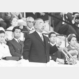 1964年東京大会で開会を宣言される昭和天皇（Ｃ）共同通信社