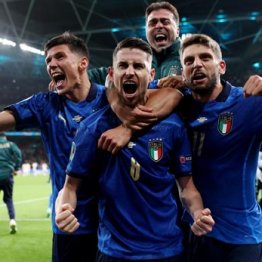 イタリアがEURO決勝進出 “コロコロPK職人”ジョルジーニョが勝利に導く