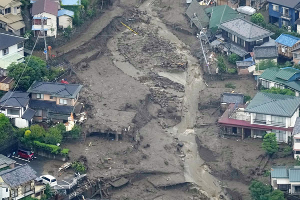 大規模な土石流が発生した静岡県熱海市伊豆山の現場（Ｃ）共同通信社