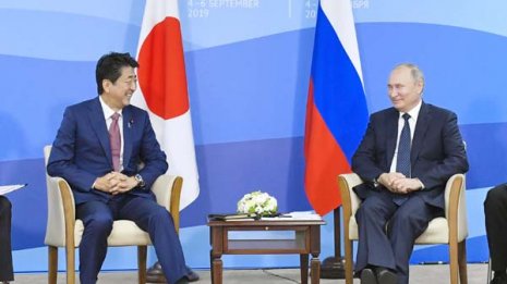 ロシア首相が北方領土上陸へ 安倍前首相の“ポエム演説”とは真逆の最悪展開に