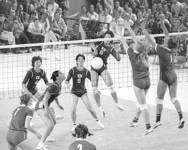 1972年ミュンヘン五輪はソ連のシューズも…（日本チームは惜しくも2位に）／（Ｃ）共同通信社