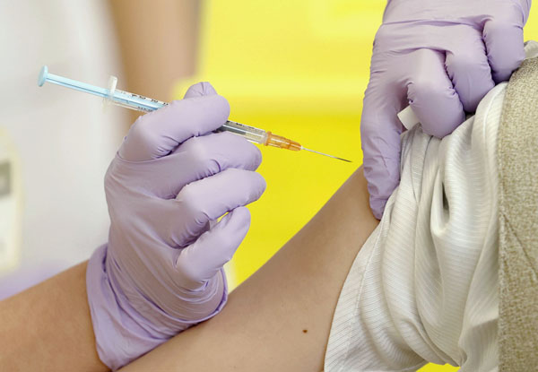 ワクチン接種は重症化予防に効果はあるが…（Ｃ）共同通信社