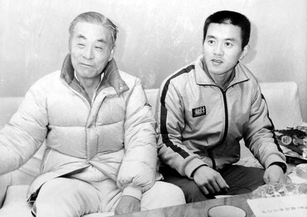 瀬古は中村監督（左）の指導でグングン成長した（Ｃ）日刊ゲンダイ