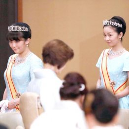 眞子さまと小室圭さん“NY駆け落ち婚”決定の余波 佳子さまの秋篠宮家継承に早くも現実味