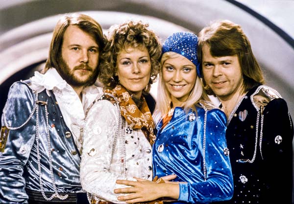 約40年ぶりに活動を再開したABBA（1974年撮影）　（Ｃ）ロイター／TT News Agency