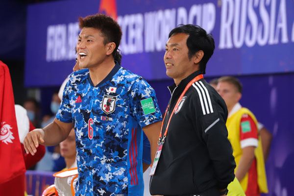 ロシアＷ杯得点ランク３位の赤熊（左）と田畑コーチ（撮影：Chikako SHINOHARA）