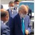 高山清司若頭（右）と竹内照明若頭補佐（後ろ）／（Ｃ）日刊ゲンダイ