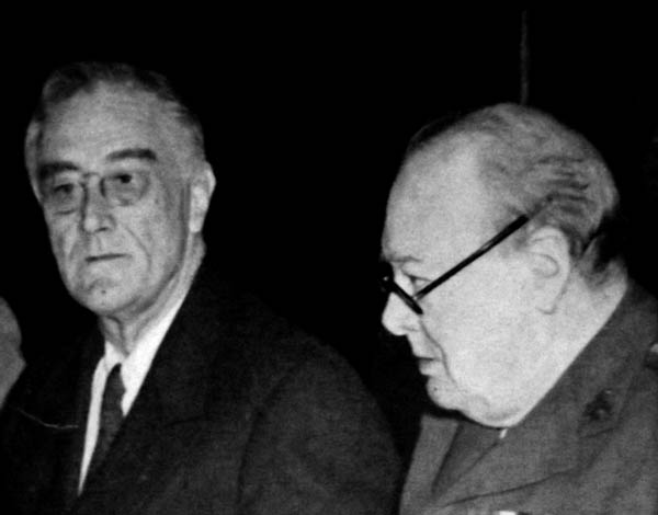 ルーズベルト（左）とチャーチル（1945年）　（Ｃ）World History Archive／ニューズコム／共同通信イメージズ