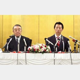 今年6月大島理森衆院議長（左）の後継として立候補すると発表した神田潤一氏（Ｃ）共同通信社