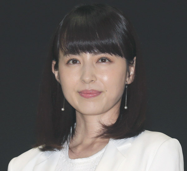 平井理央の薬指から消えていた結婚指輪 夫が勤務するフジ局内では 不貞裁判 の箝口令 ガールズちゃんねる Girls Channel