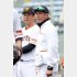 2年で退団する石井琢朗三軍野手コーチ。左は中島（Ｃ）日刊ゲンダイ