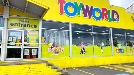 豪の玩具店に謎のサンタ？ 老夫婦が82人分の月賦残額を立て替えたワケ