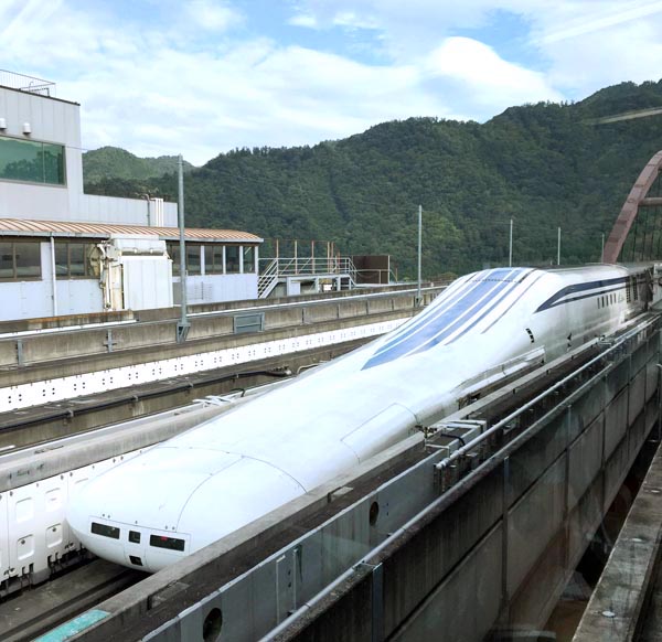 2027年開通予定のリニア中央新幹線（Ｃ）日刊ゲンダイ