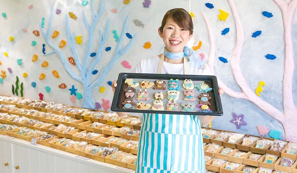 三重県桑名市の民家を活用して「いきものクッキー」専門店を開業した栗田こずえさん（提供写真）