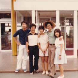 女優・山村美智さん フジテレビの仲良し5人「モダン会」と大磯で撮ったスナップ