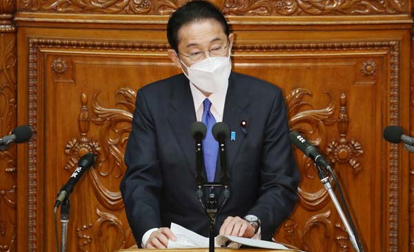 岸田首相は「3万7000人が入院できる」と胸を張ったが…（＝衆院本会議、8日）／（Ｃ）日刊ゲンダイ