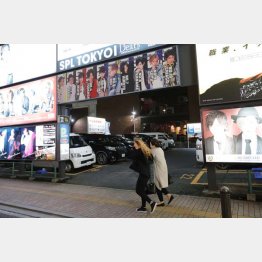早貴が遊んでいた新宿や札幌のホストクラブも捜査の対象に…（写真はイメージ）／（Ｃ）日刊ゲンダイ