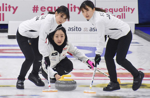 北京冬季五輪 カーリング ロコ ソラーレが五輪連続出場に王手 北京はカナダ人コーチの 代理戦争 が見もの 日刊ゲンダイdigital