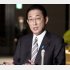 歴代2位の外相経験も人脈ナシ？！（「まん延防止等重点措置」について取材に応じる岸田首相＝6日）／（Ｃ）日刊ゲンダイ