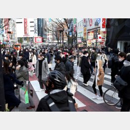 東京では肺炎以外の重症者が倍々ゲームで増えている（東京・渋谷スクランブル交差点）／（Ｃ）日刊ゲンダイ