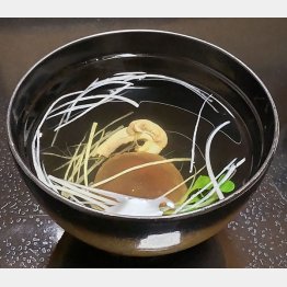 日本料理屋も驚く最高級カツオ節でダシを取る（Ｃ）日刊ゲンダイ