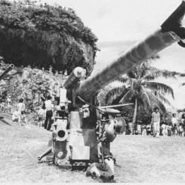 玉砕の地サイパン最後の日本軍司令部跡に残る旧日本軍の高射砲
