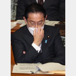 「重点措置」の“乱発”以外になす術のない岸田首相（Ｃ）日刊ゲンダイ
