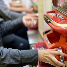 旧規則機完全撤去で営業断念のパチンコ店続出か…大切な「貯玉・貯メダル」はどうなる？