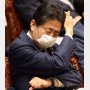 抗議殺到！「アベノマスク配送料」に10億円の血税って…着払いにしなかった岸田首相の思惑