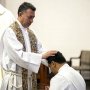 神父が「洗礼の言葉」を間違え続けて…米カトリック教会で数千人が被害に