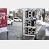 ガソリンは高騰、ほんとに車で行く必要はある？（Ｃ）共同通信社