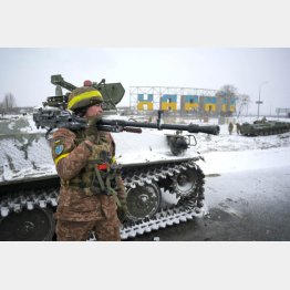 ハリコフを守るウクライナ人部隊（Ｃ）ロイター